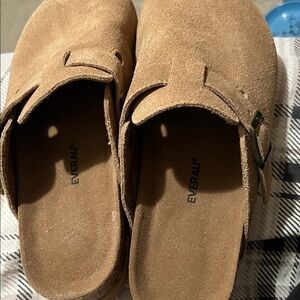 Women's Tan Suede Slip-On slippers